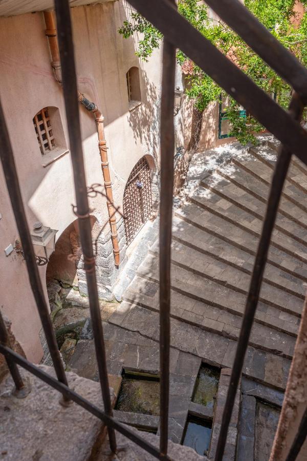 Lavatoioflats Casa Sul Mare E Sul Lavatoio Medievale A Cefalù Exterior foto
